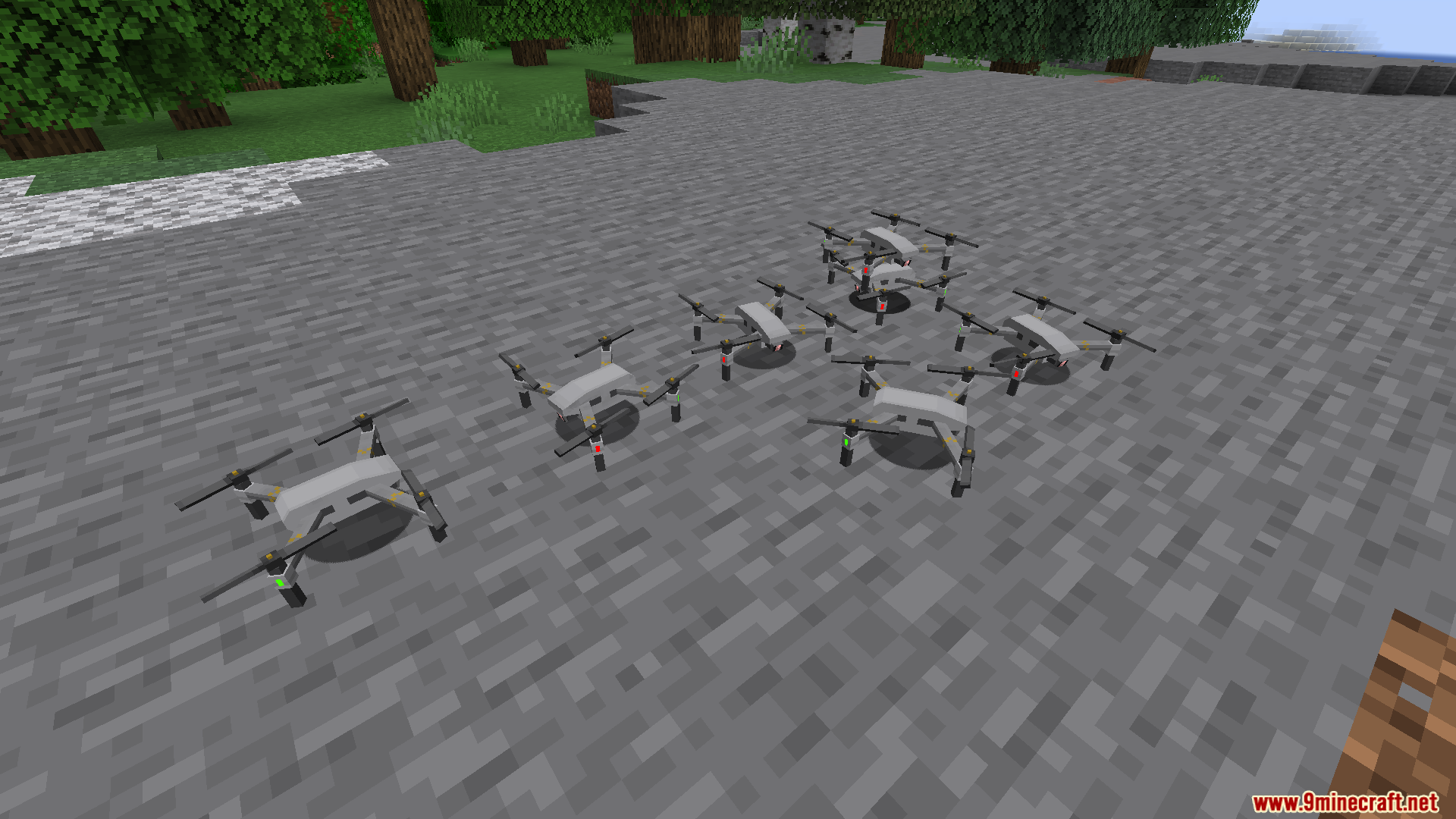Sbw Ping From Drone Mod (1.20.1) – Mark Positions From Drones 3 Several drones from superb warfare mod placed on the ground