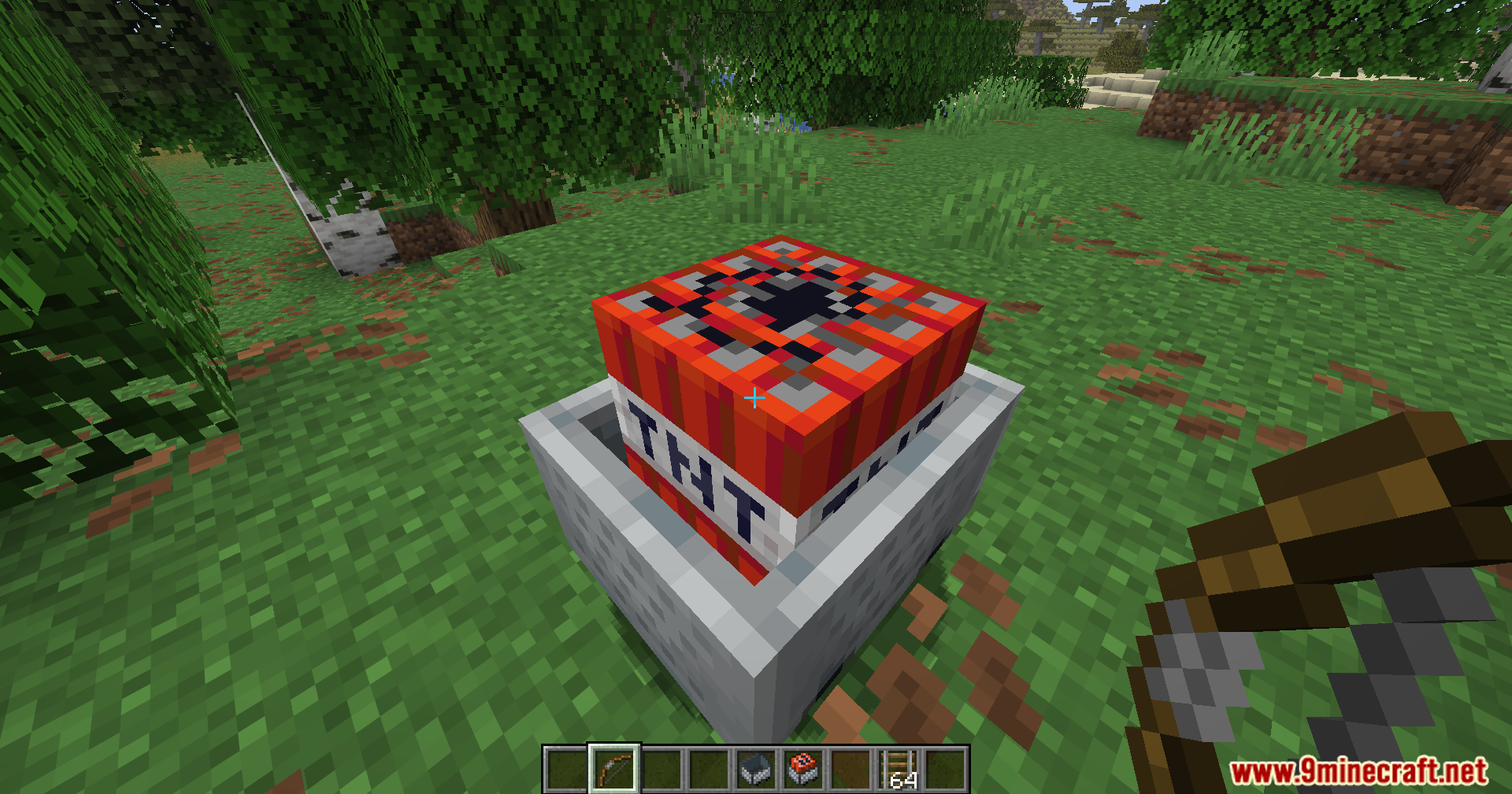 Auto Cart Mod (1.21.11) – Shoot Explosive Tnt Carts 5 A minecart carrying a block of tnt