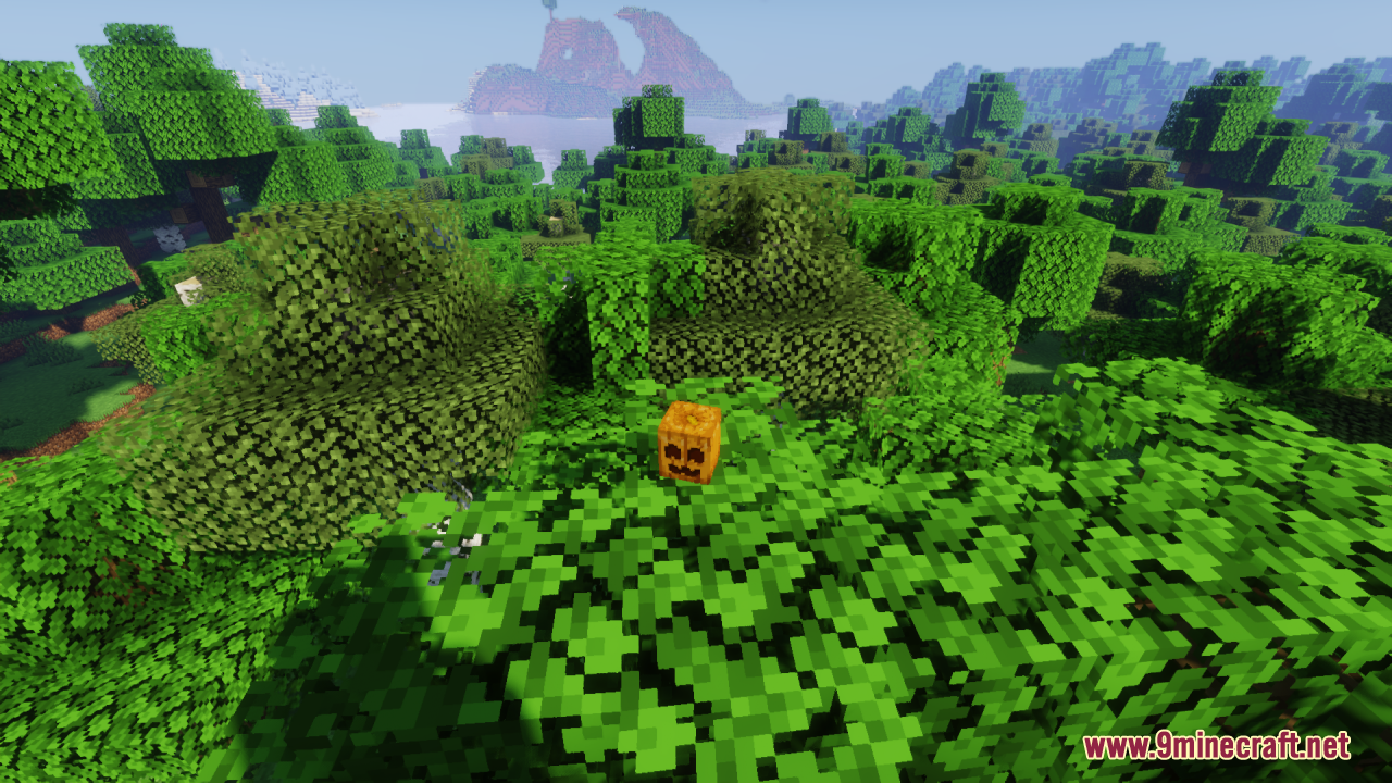 Cute Pumpkin Resource Pack – Friendly Smiles For Cozy Vanilla Farms 13 A carved pumpkin with a happy face placed on tree leaves