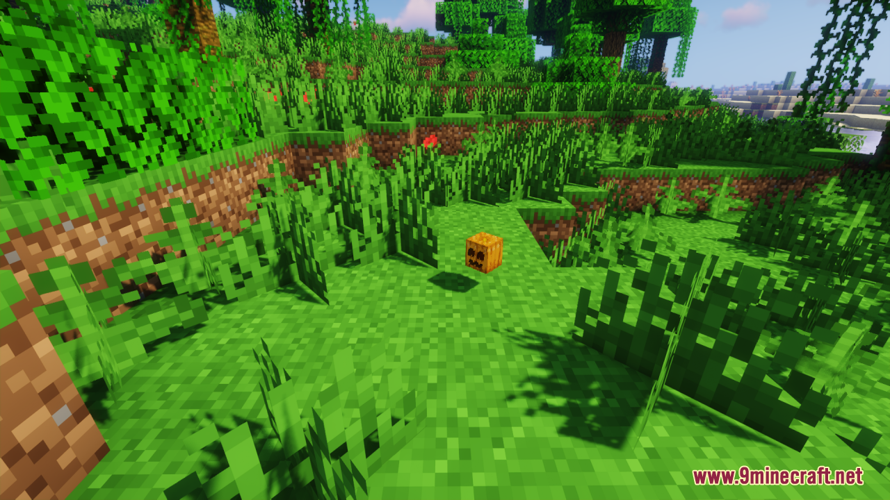 Cute Pumpkin Resource Pack – Friendly Smiles For Cozy Vanilla Farms 7 A cute smiling carved pumpkin block sitting on the grass in the world