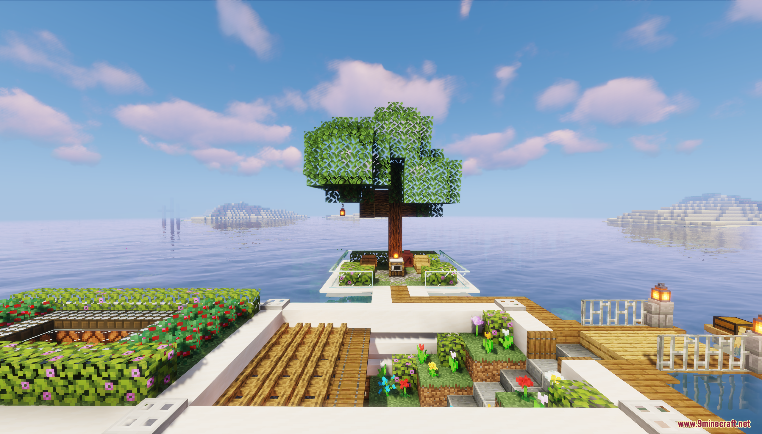 Small Underwater Base Map (26.1.2, 1.20.1) – Start Your Ocean Life 4 A large tree grows on the central platform of the base