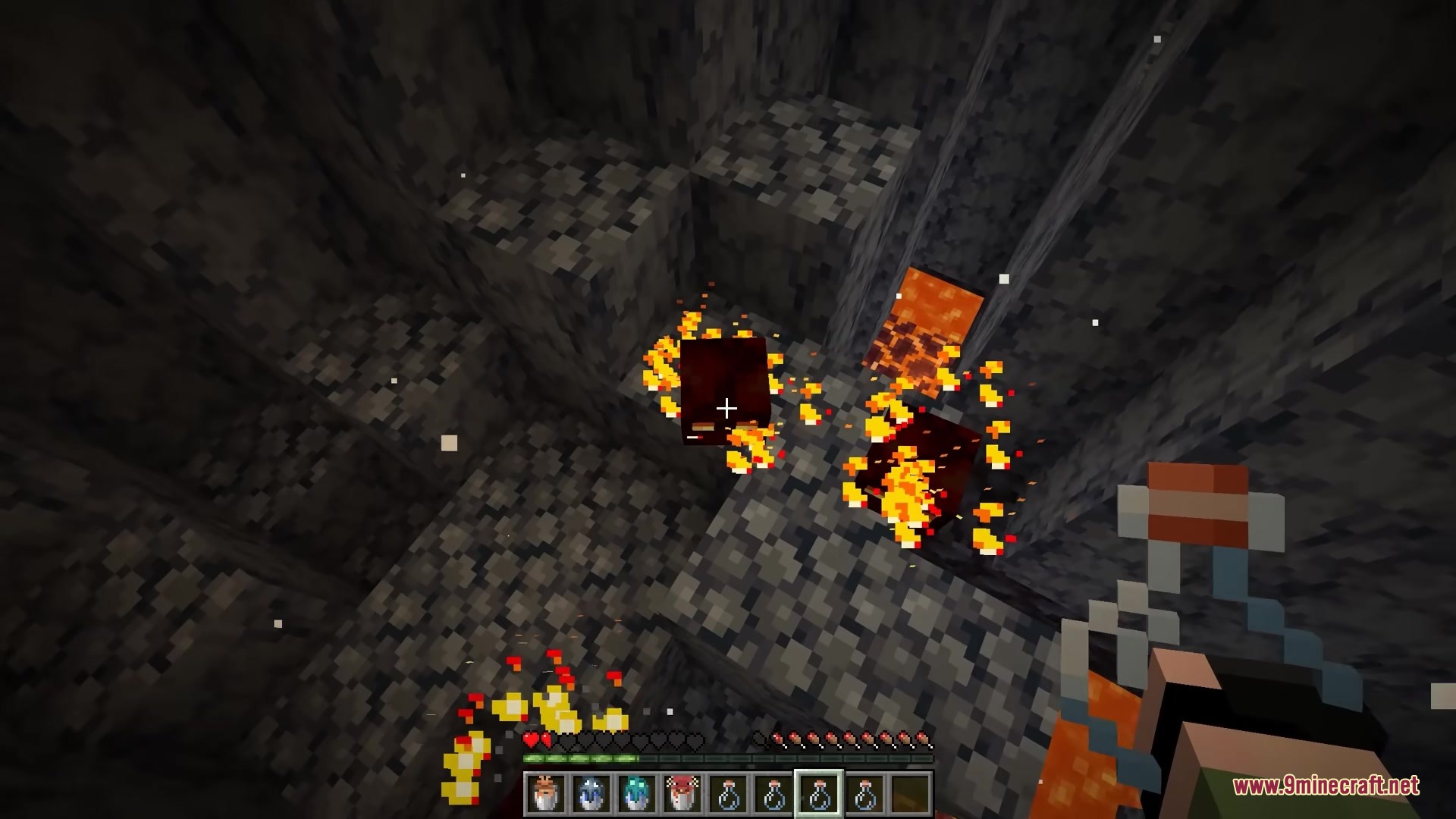 Bucketem Remodeled Resource Pack (1.21.11, 1.21.1) – Lifelike 3D Mobs 4 Bucketem remodeled resource pack showing a captured strider model in a glass bottle