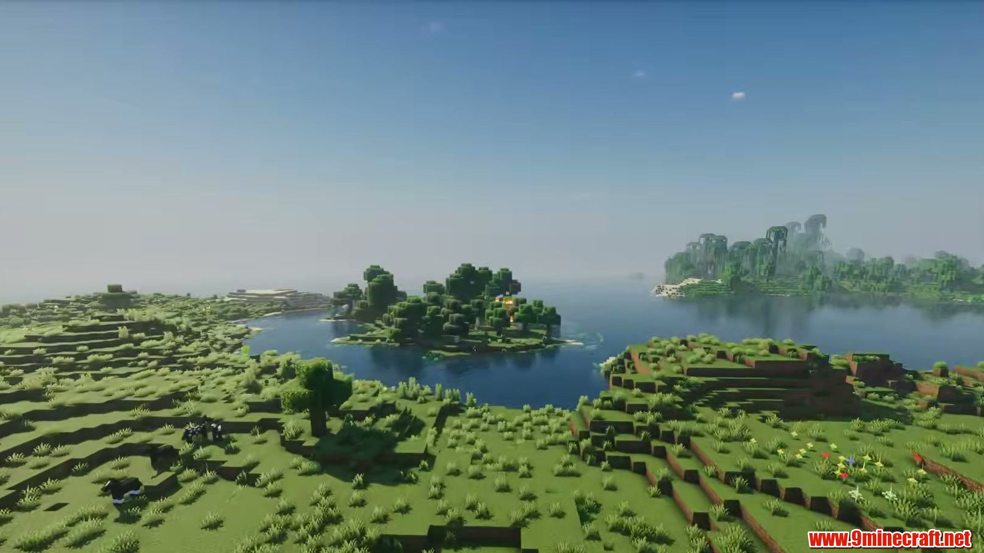 Top 13 Flat Land Seeds Perfect For Building In Minecraft (26.2, 1.21.11) – Java Edition 19 Jungle edge along the flat shore