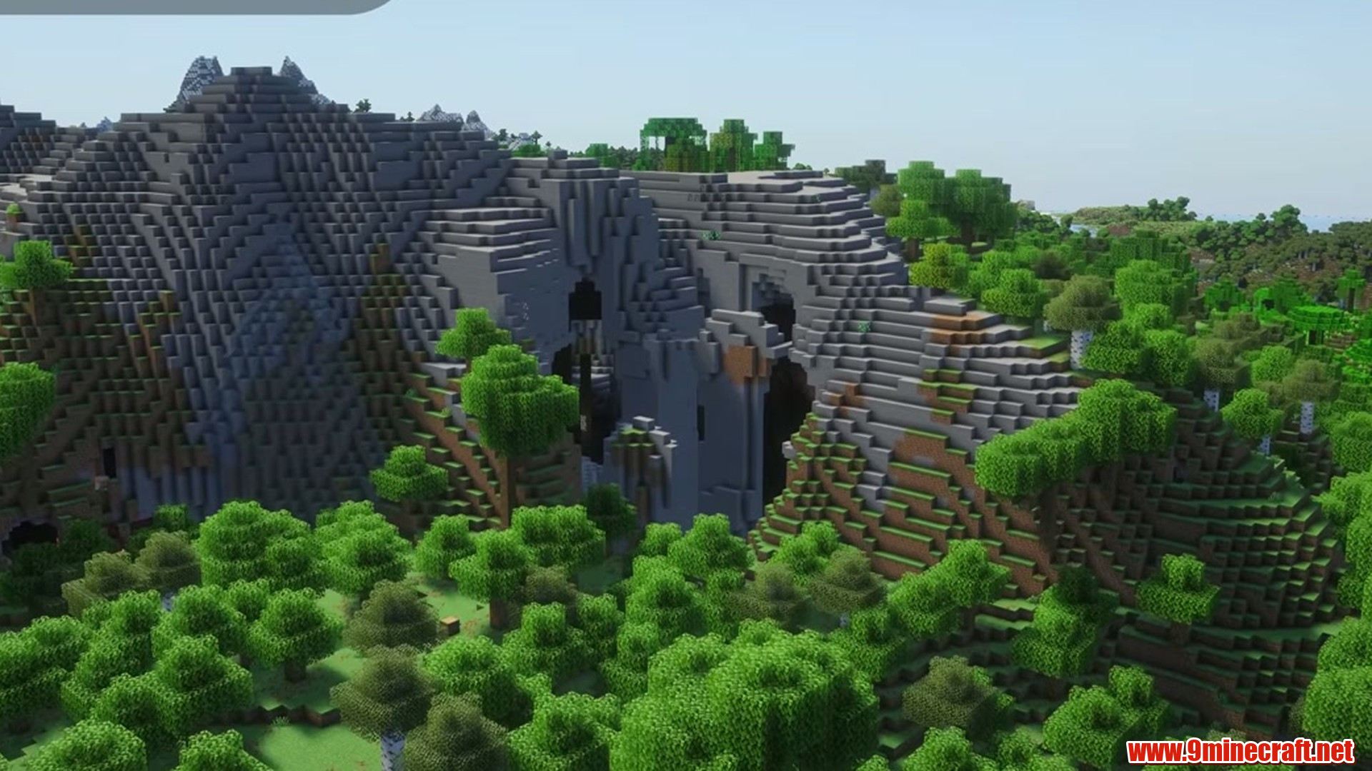 Mansions Above, Caves Below: Dramatic Minecraft Seeds (26.2, 1.21.11) – Java/Bedrock Edition 4 Large lush cave leading to almost bedrock in minecraft seed 1285853054507552188