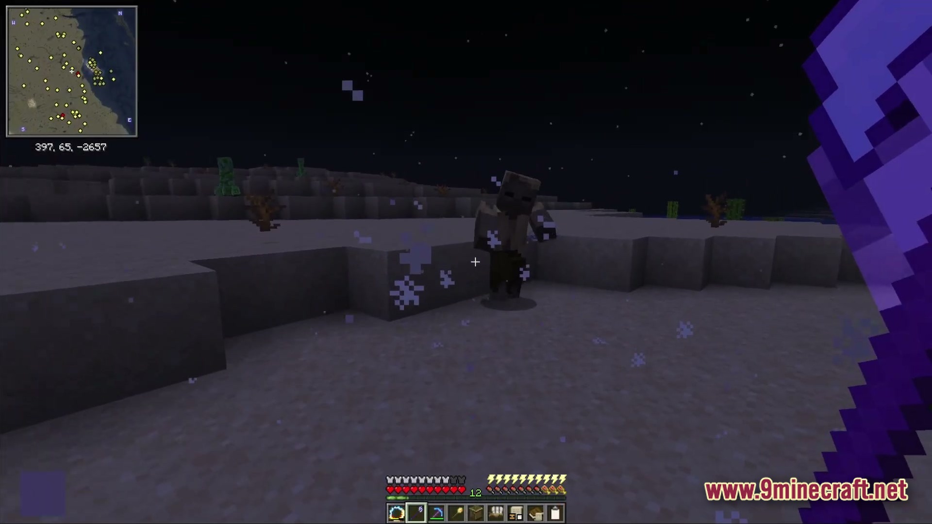 Ancient Kingdoms 3 Modpack (1.20.1) – Build Kingdoms Master Magic Slay 7 A player encounters a husk and a creeper in a desert biome at night