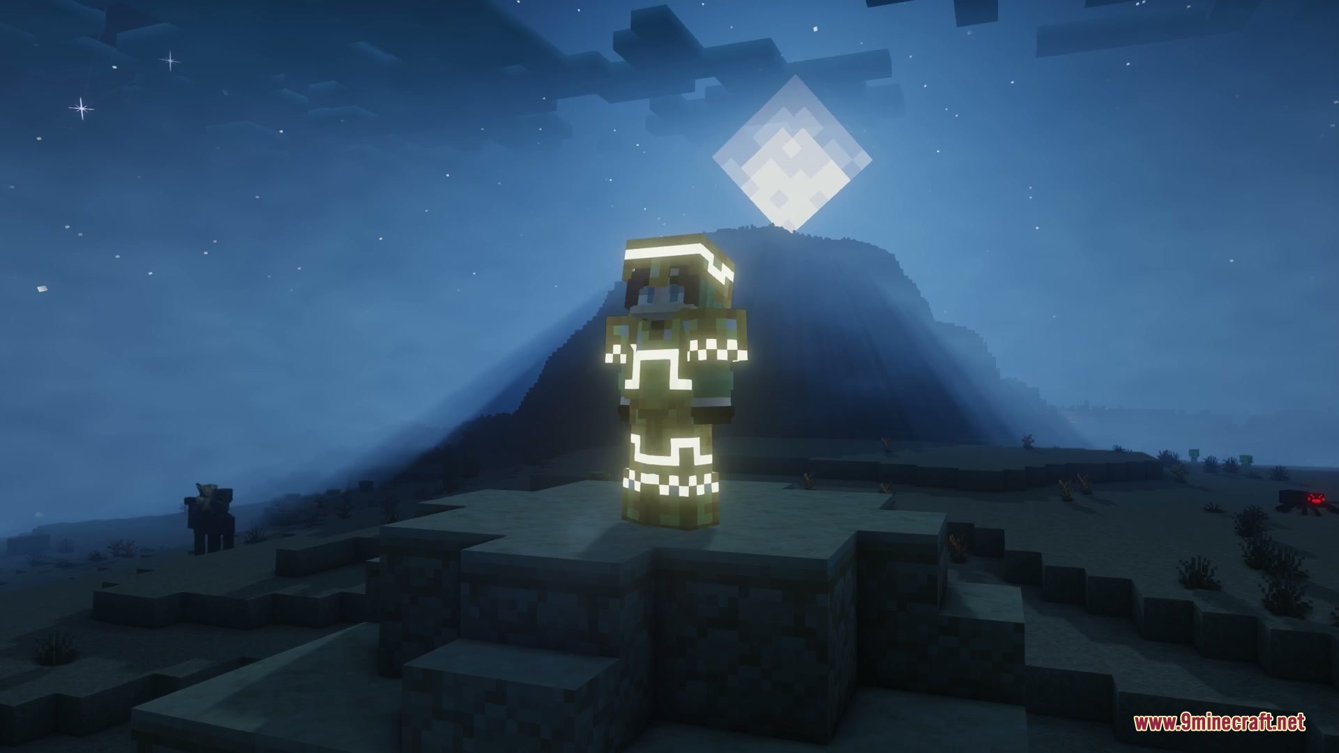 Radiant Veneer Mod (26.2, 1.21.1) – Light Up The Night With Glowing Armor Trims 6 Minecraft character wearing golden armor with glowing white trims under the full moon