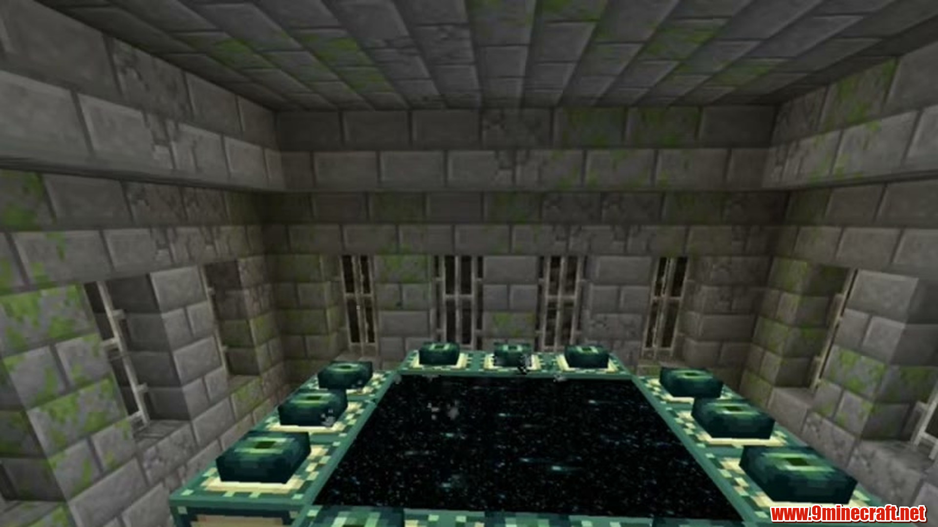 Diamonds and stronghold at spawn in minecraft seed -3889539342786947924
