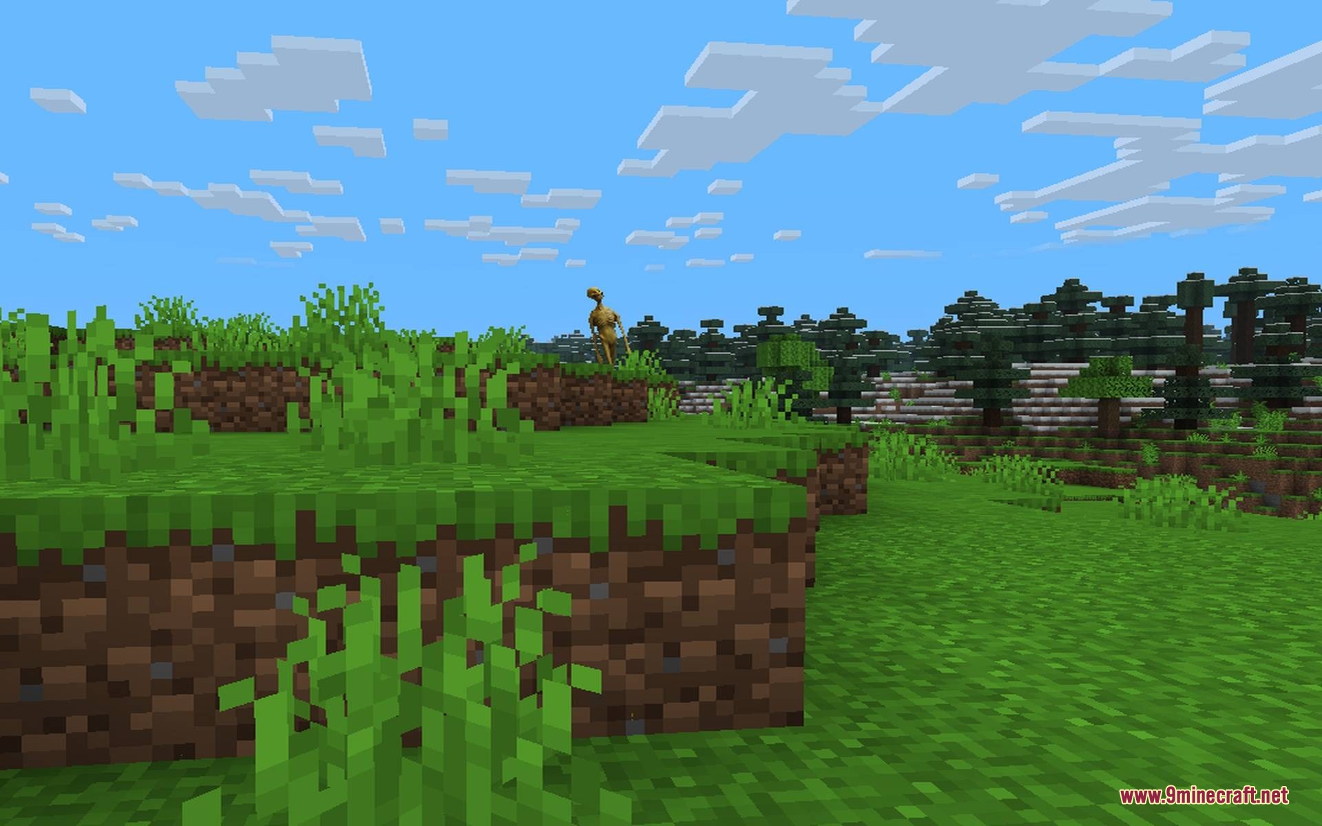 Verity Body Overhaul Mod (1.20.1) – Survive Terrifying Chases From A Golden 2 A tall yellow monster standing on a grassy hill in the distance