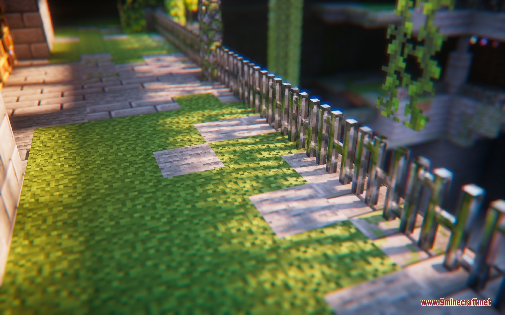 Yitality Resource Pack (26.2, 1.20.1) – Familiar Vanilla With Realistic 9 Detailed stone path and grass blocks next to a reflective metal fence