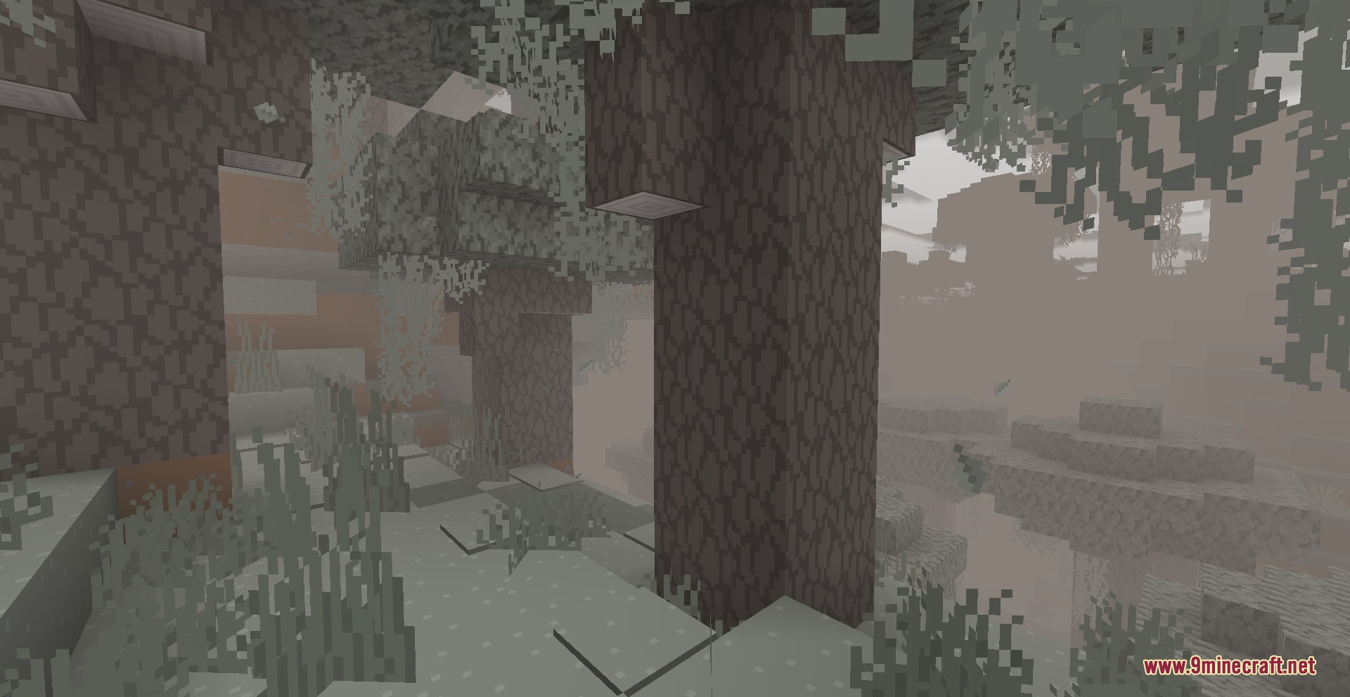 Prismatic atmosphere resource pack creates eerie grey mist in the pale garden