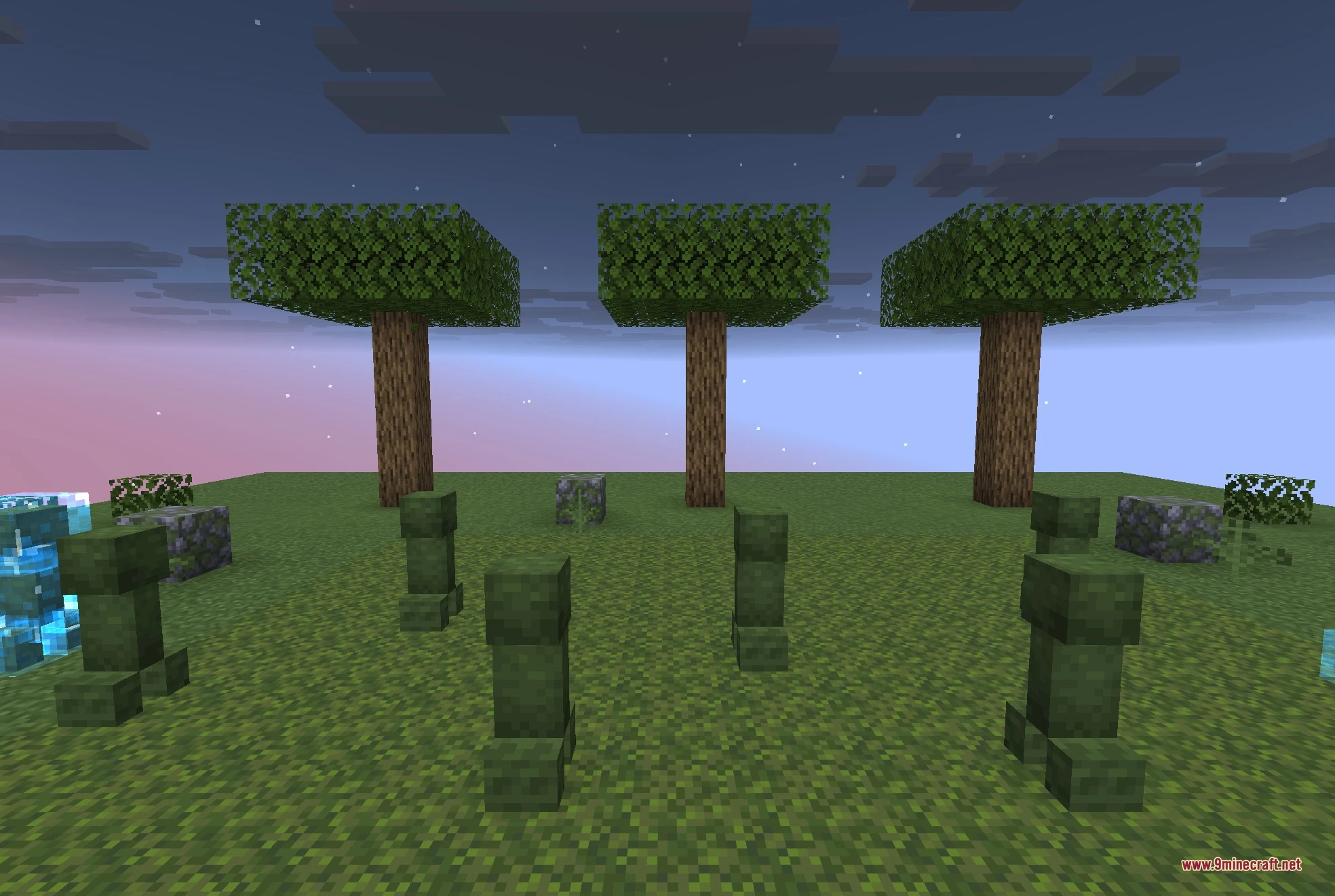 Creepers Revamped 9Minecraft Resource Pack (26.3) – Fresh Looks For Iconic Night Mobs 2 Multiple mossy creepers standing in a grassy field under the night sky