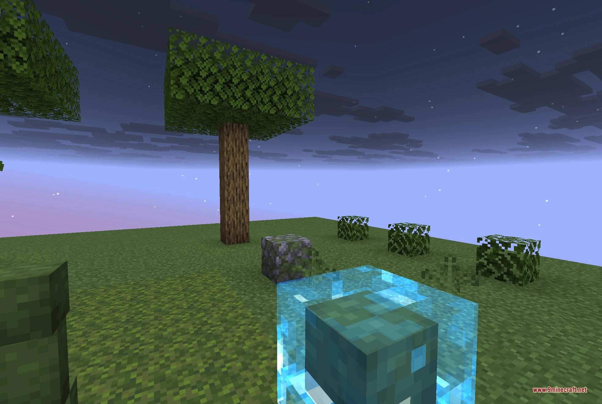 Creepers Revamped 9Minecraft Resource Pack (26.3) – Fresh Looks For Iconic Night Mobs 3 Close up of a charged creeper showing the glowing blue electric shield